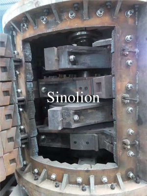 Vertical charcoal/coal/mineral powder combination crusher